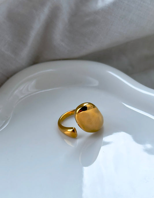 Tyra Ring