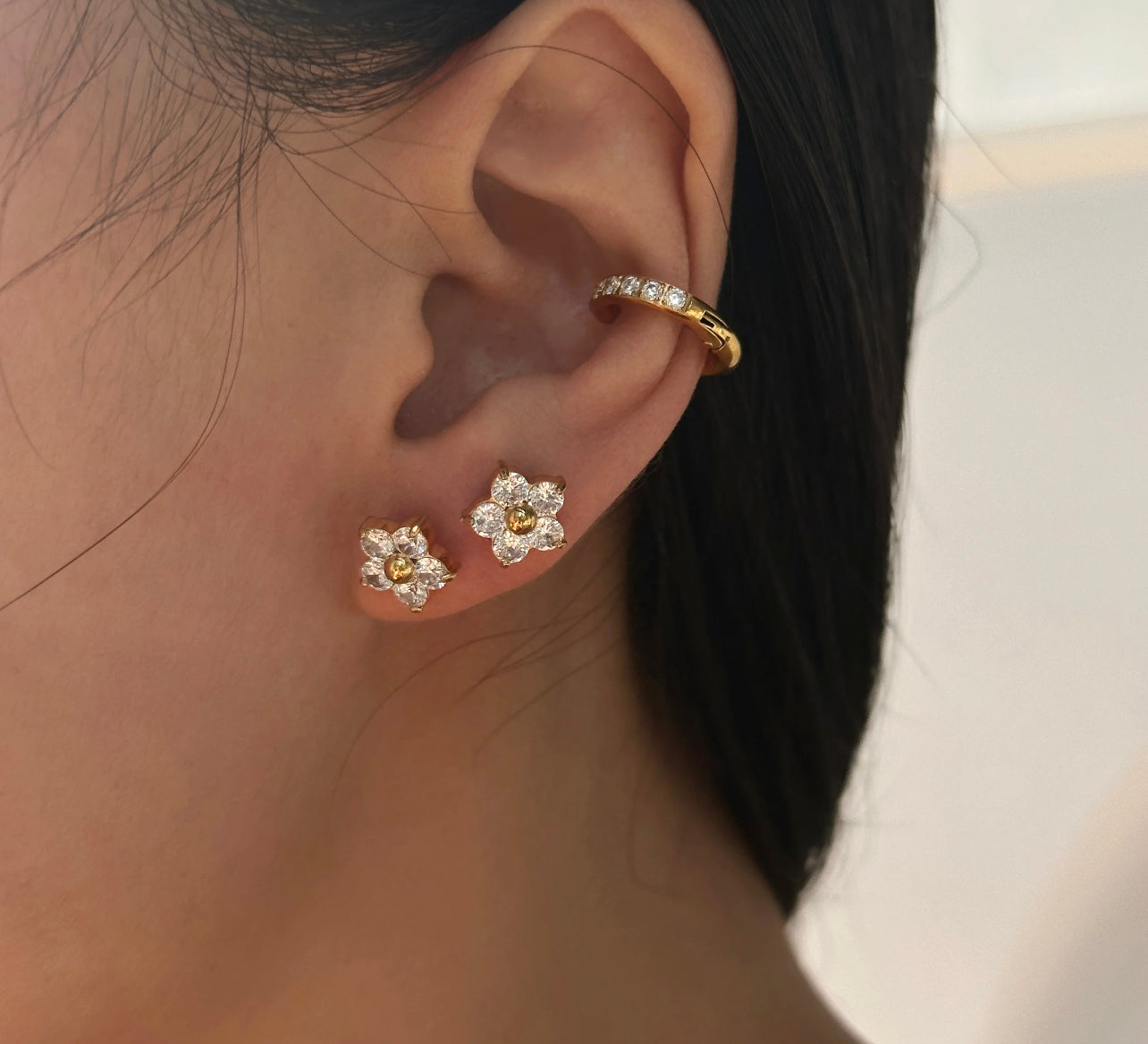 Flower studs
