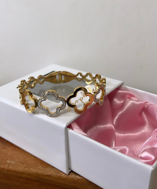 Big clove bracelet