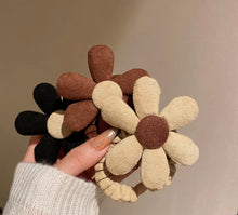 Load image into Gallery viewer, Flower Scrunchy Set
