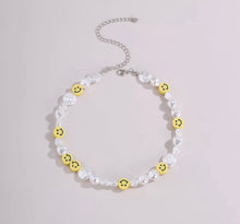 Load image into Gallery viewer, Happy Face Pearl Necklace
