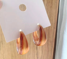Load image into Gallery viewer, Aruba Hoops
