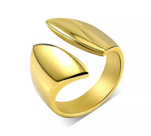 Load image into Gallery viewer, Lila Ring
