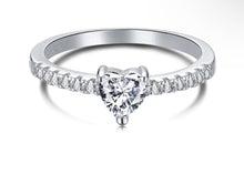 Load image into Gallery viewer, Dainty Heart Ring
