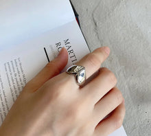 Load image into Gallery viewer, Heart Shape Ring
